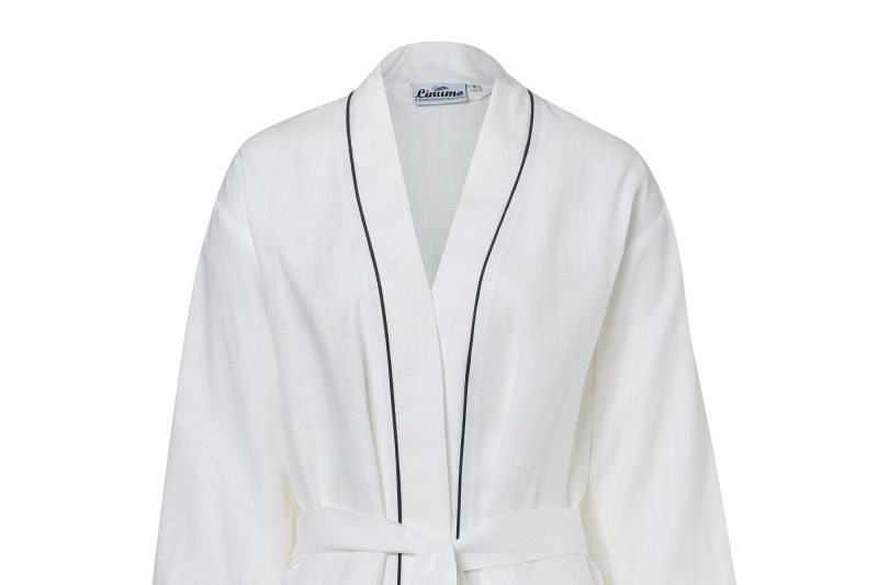 Exclusive robe made of 100% linen white with a black cord row