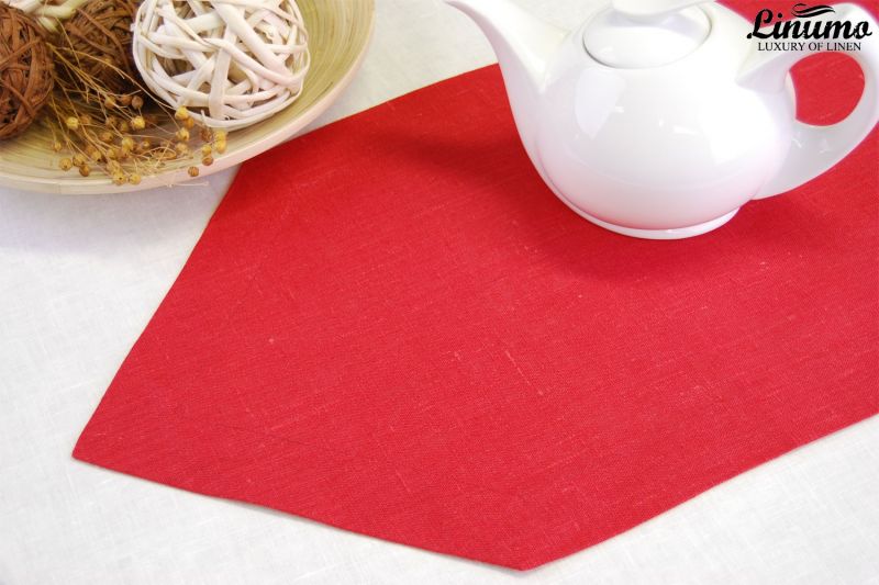 Table Runner in precious linen Red Different Sizes