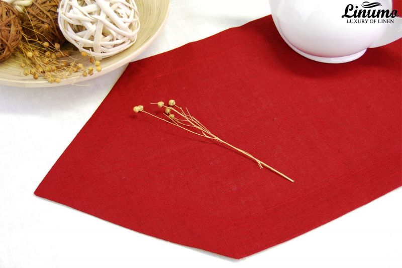 Table Runner in precious linen Ruby Different Sizes